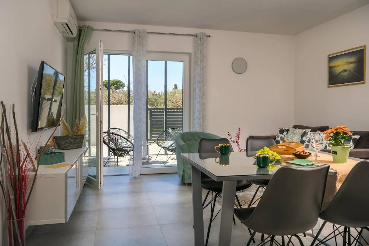 Lägenhet Villa Dora Pula